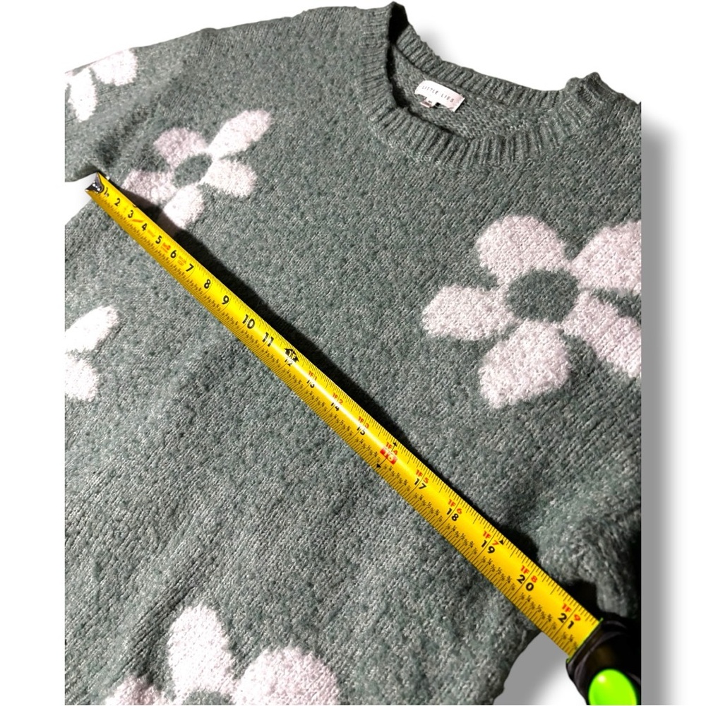 Little Lies M/L Mint Green with White Floral Crewneck Sweater Soft Intarsia Knit - Picture 12 of 16